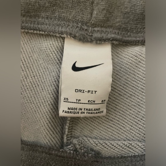 Nike sweatpants - Picture 3 of 3